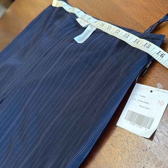 Liz Claiborne Suits New 2 Piece Coat & Pants Size 10 Stripe About Town Business - Picture 17 of 17